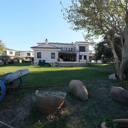 3 Oda Cunda Butik Otel